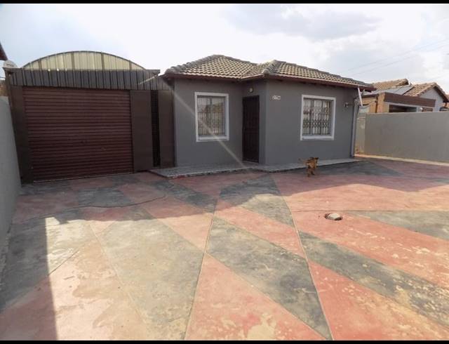 3 BEDROOM HOUSE FOR SALE IN PROTEA GLEN